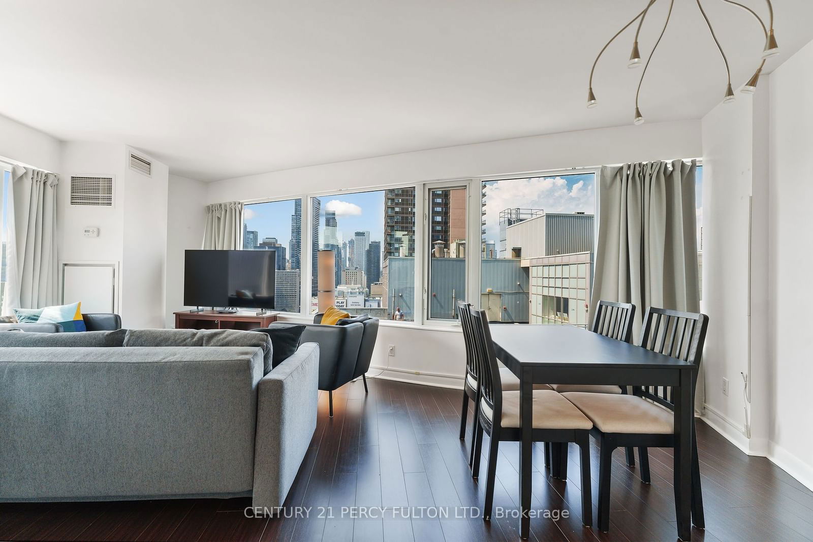 210 Victoria St, unit 2411 for sale - image #10