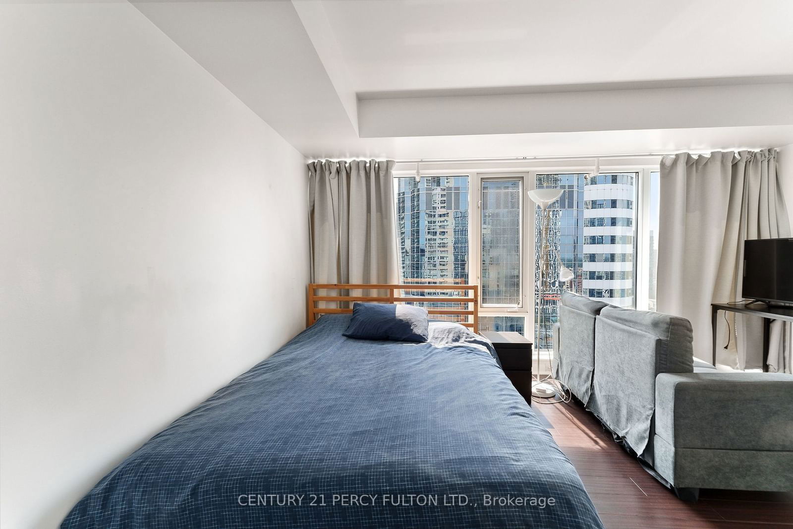 210 Victoria St, unit 2411 for sale - image #23