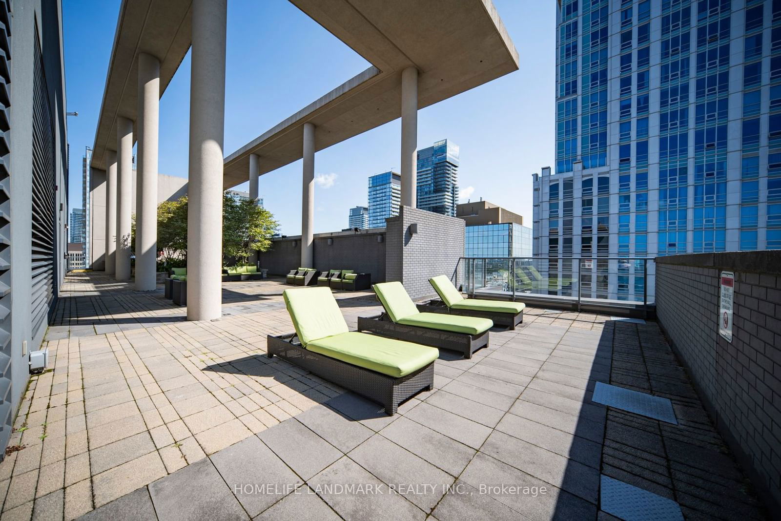 770 Bay St, unit 1703 for rent - image #5