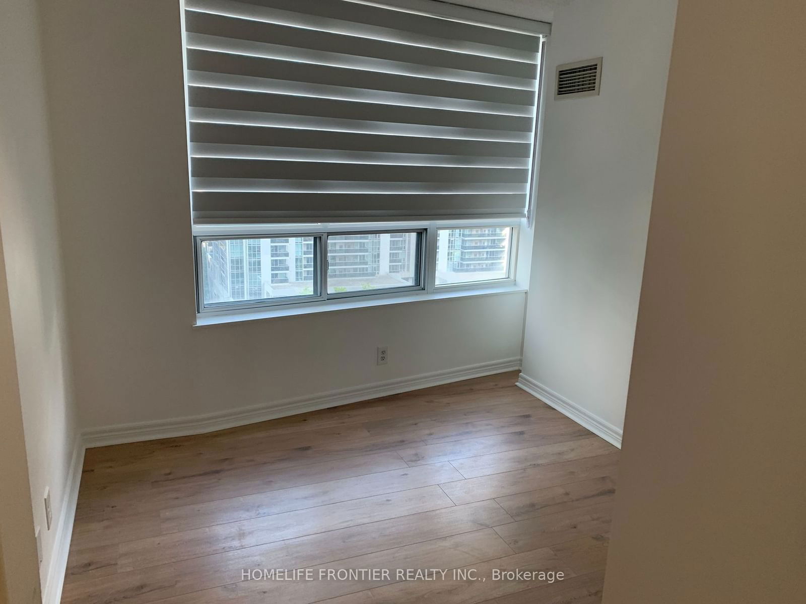 23 Hollywood Ave, unit 1610 for rent - image #2