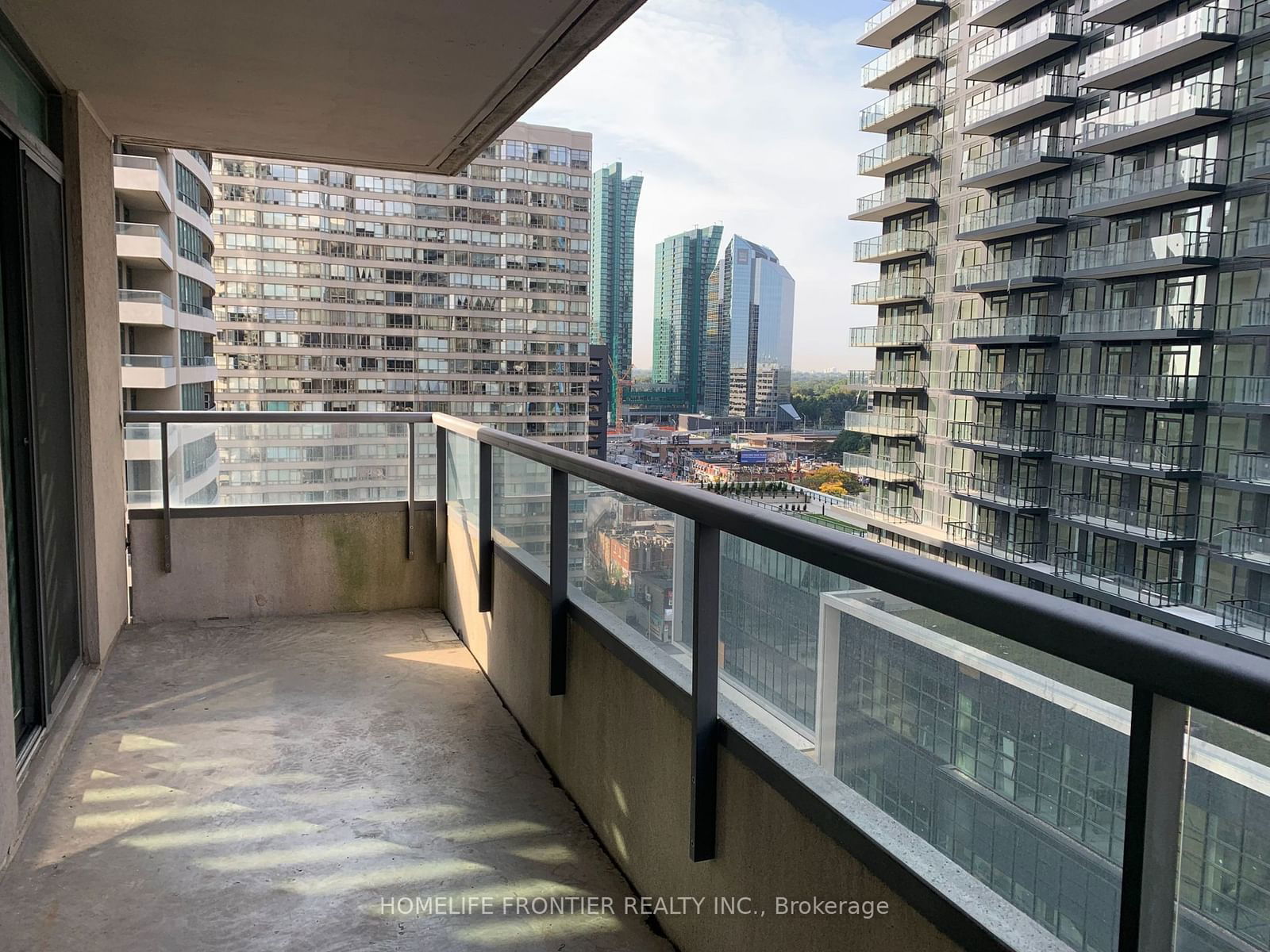 23 Hollywood Ave, unit 1610 for rent - image #8