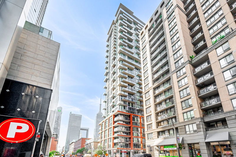 126 Simcoe St, unit 1105 for rent - image #1