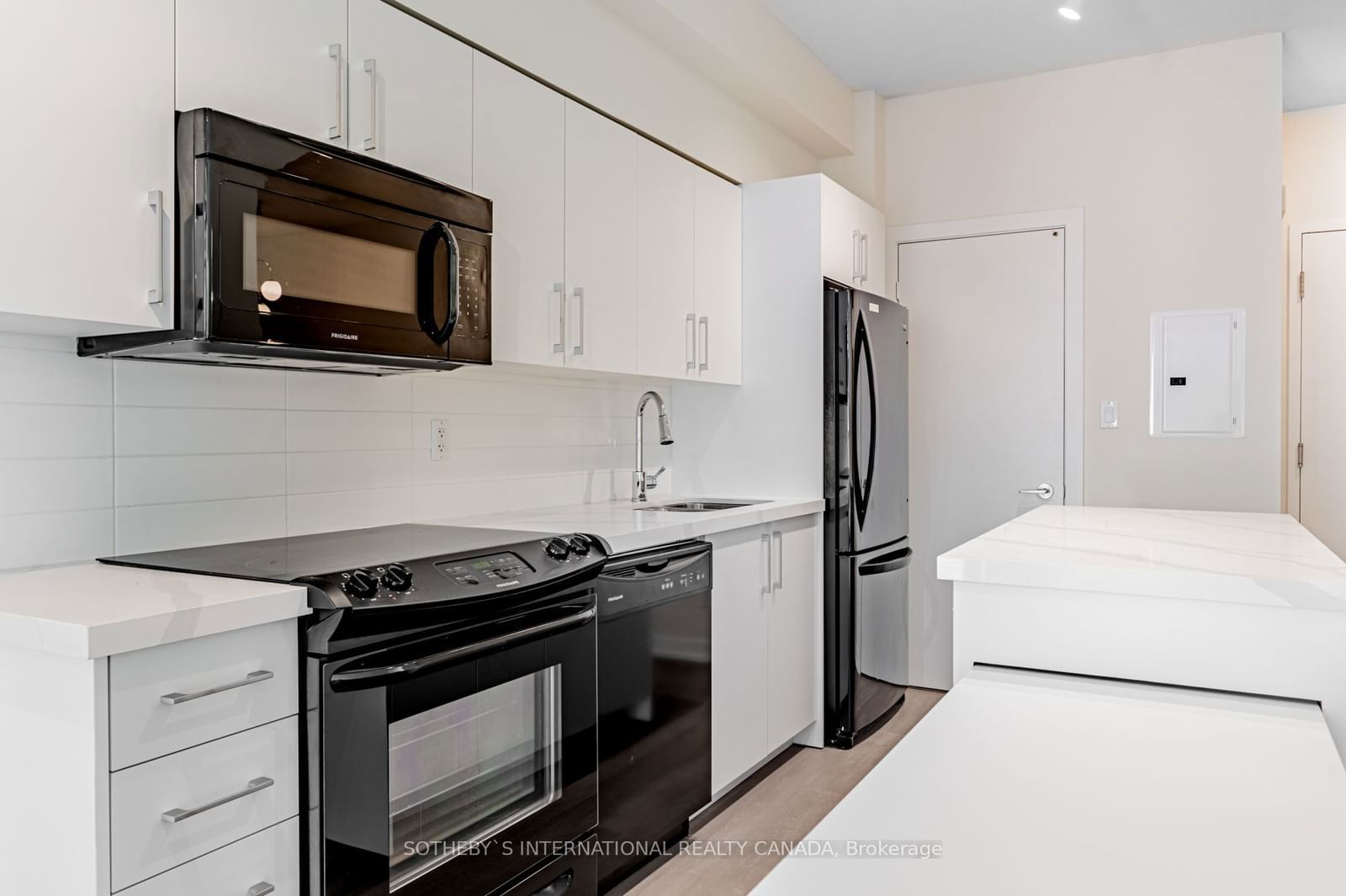 126 Simcoe St, unit 1105 for rent - image #6