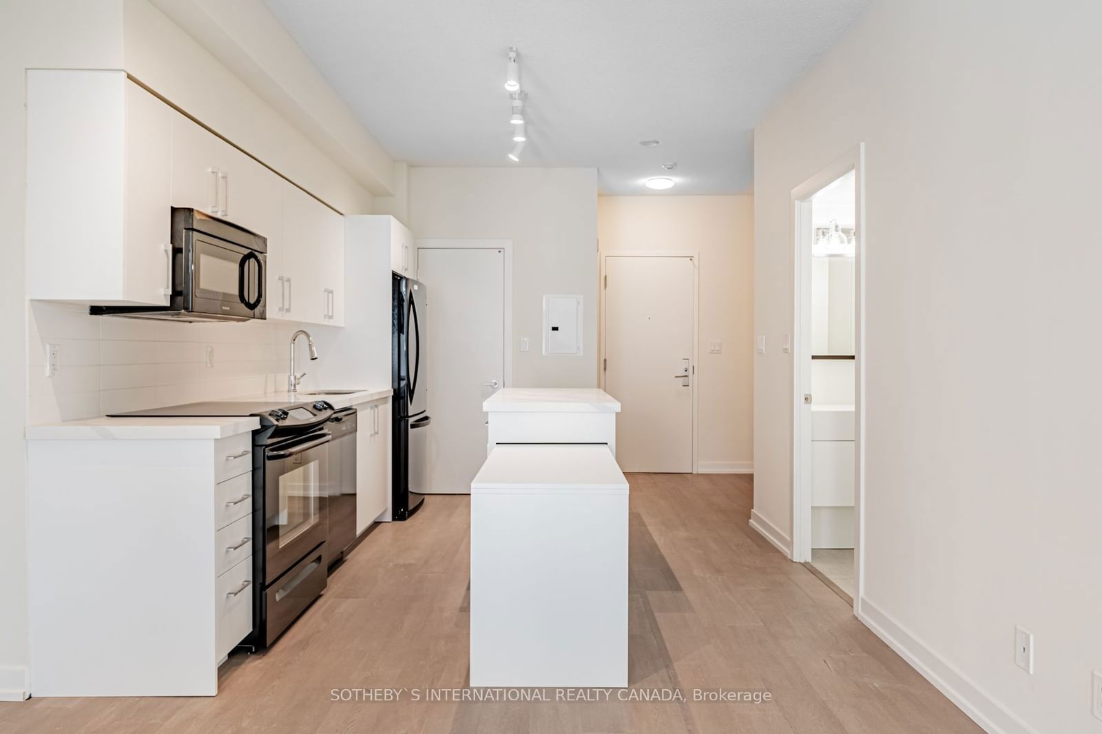 126 Simcoe St, unit 1105 for rent - image #7