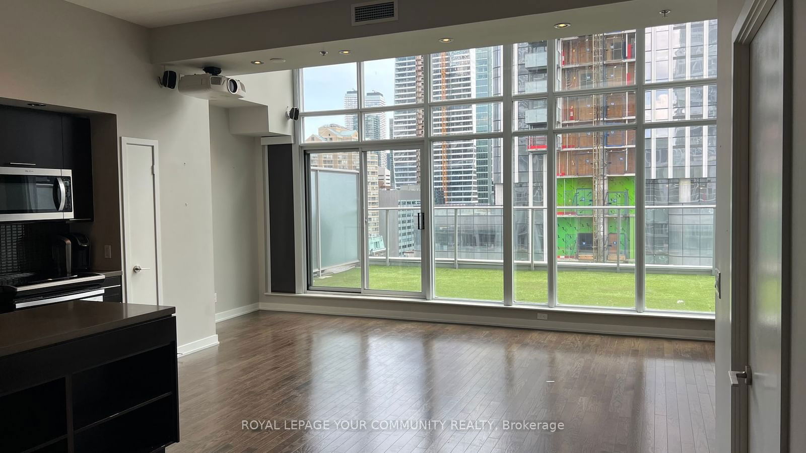 21 Nelson St, unit UPH 02 for rent - image #11