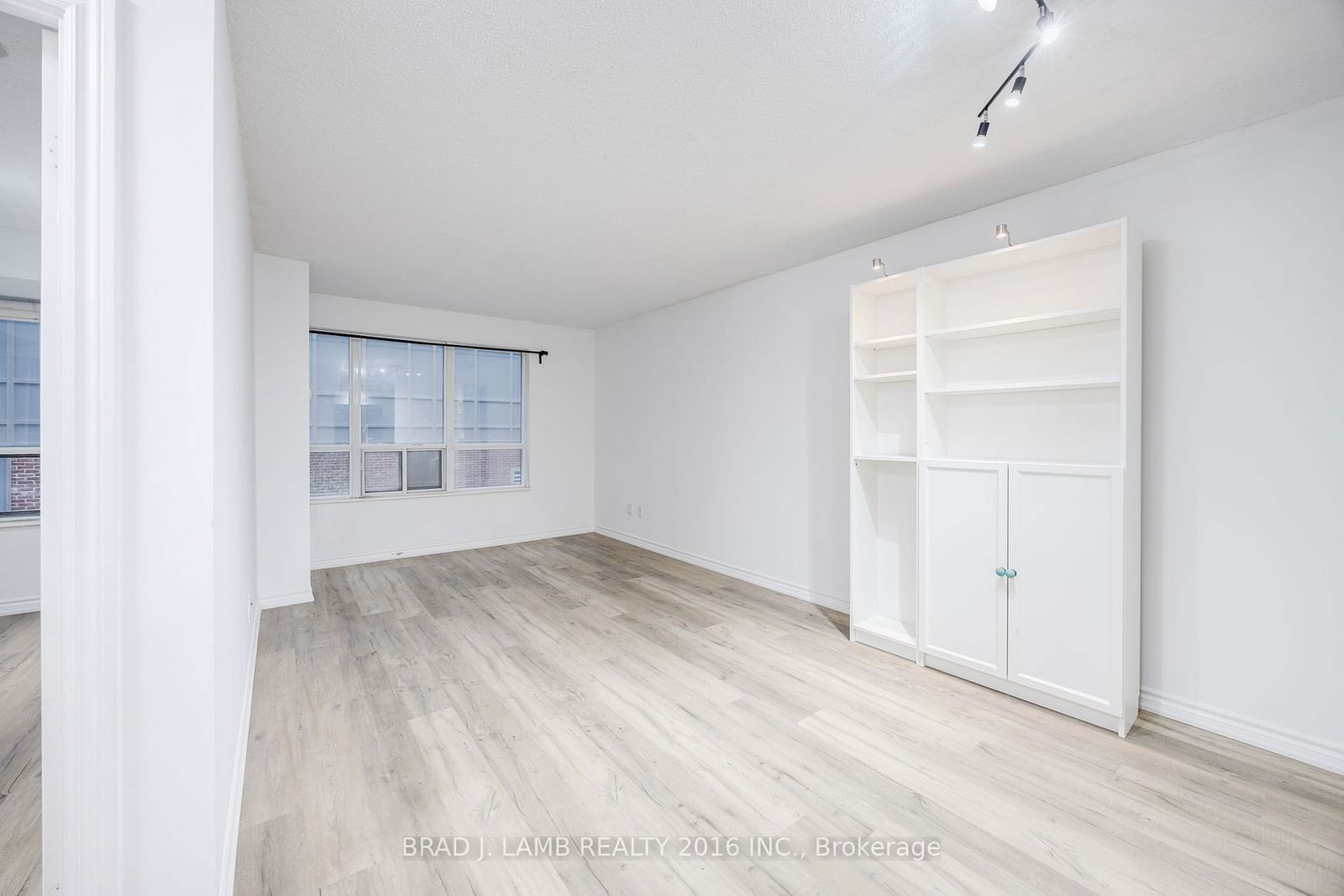 270 Wellington St W, unit 305 for sale - image #12