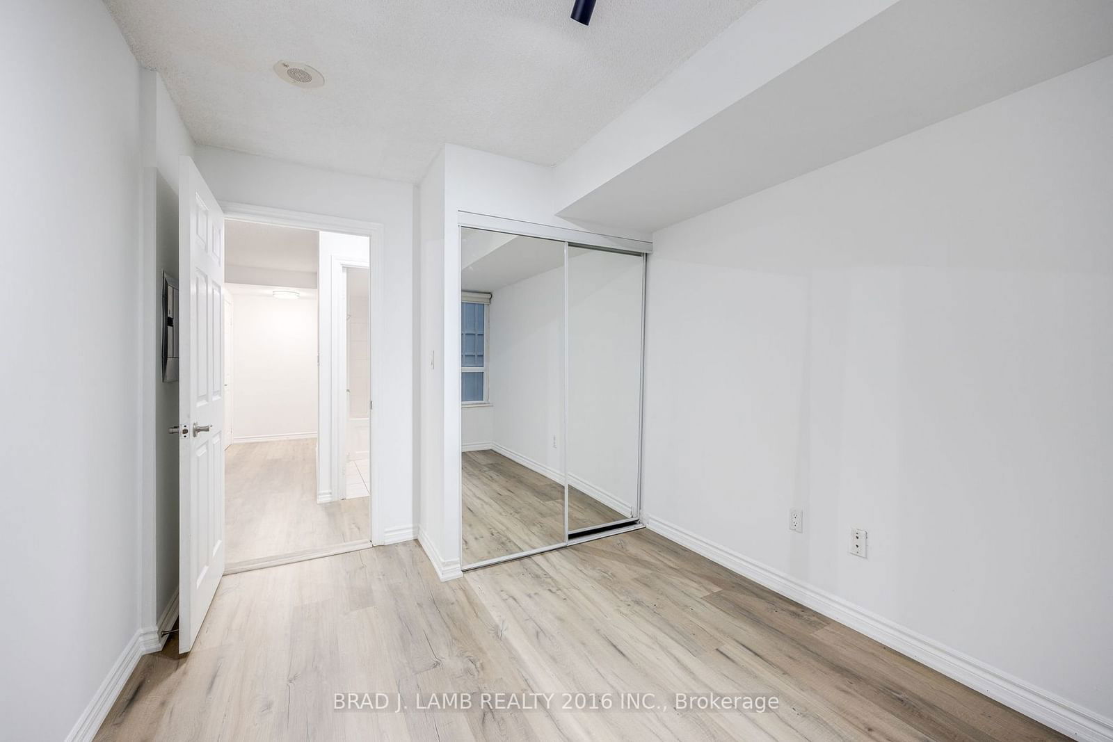 270 Wellington St W, unit 305 for sale - image #14