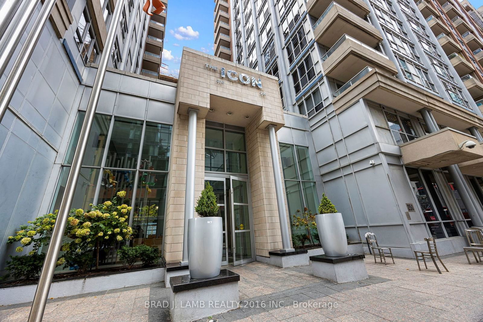 270 Wellington St W, unit 305 for sale - image #21