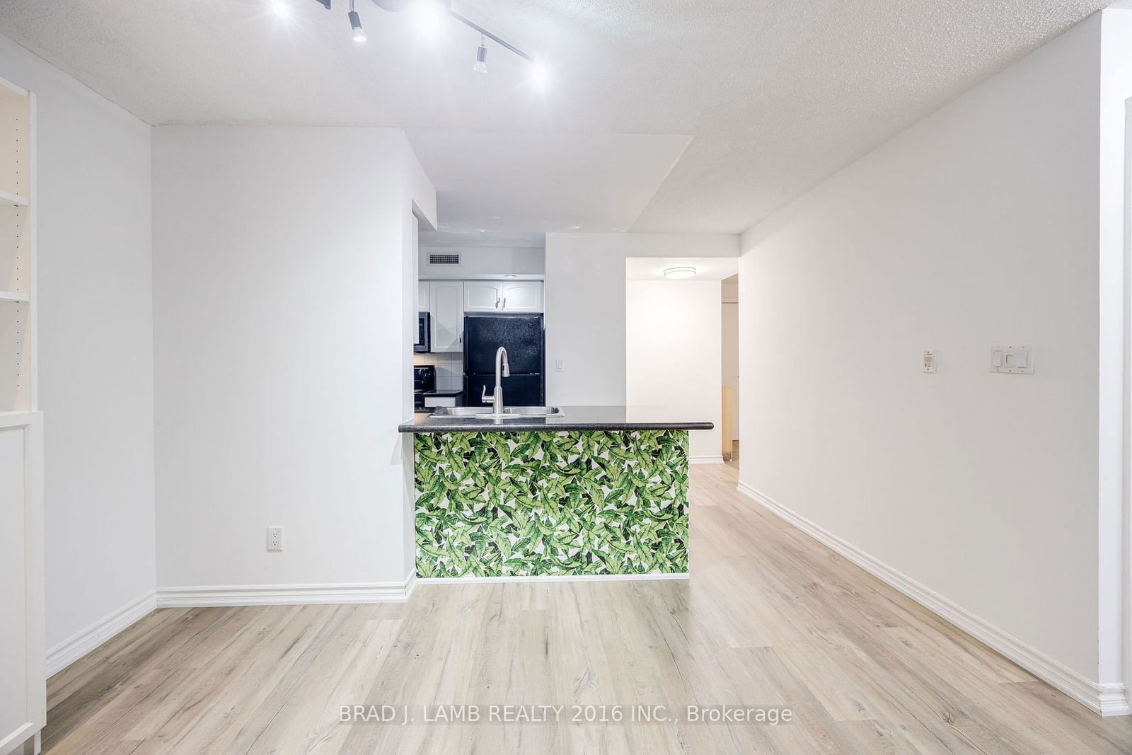 270 Wellington St W, unit 305 for sale - image #7