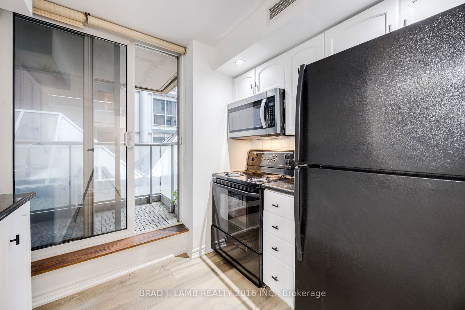 270 Wellington St W, unit 305 for sale - image #8