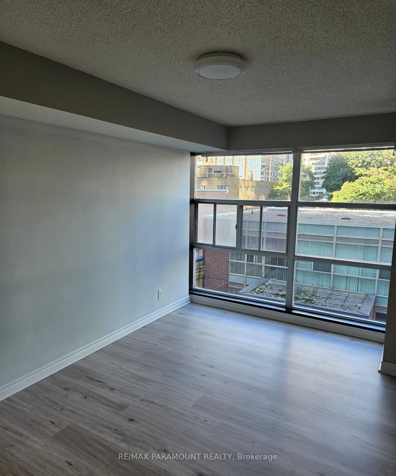 11 St Joseph St, unit 709 for rent