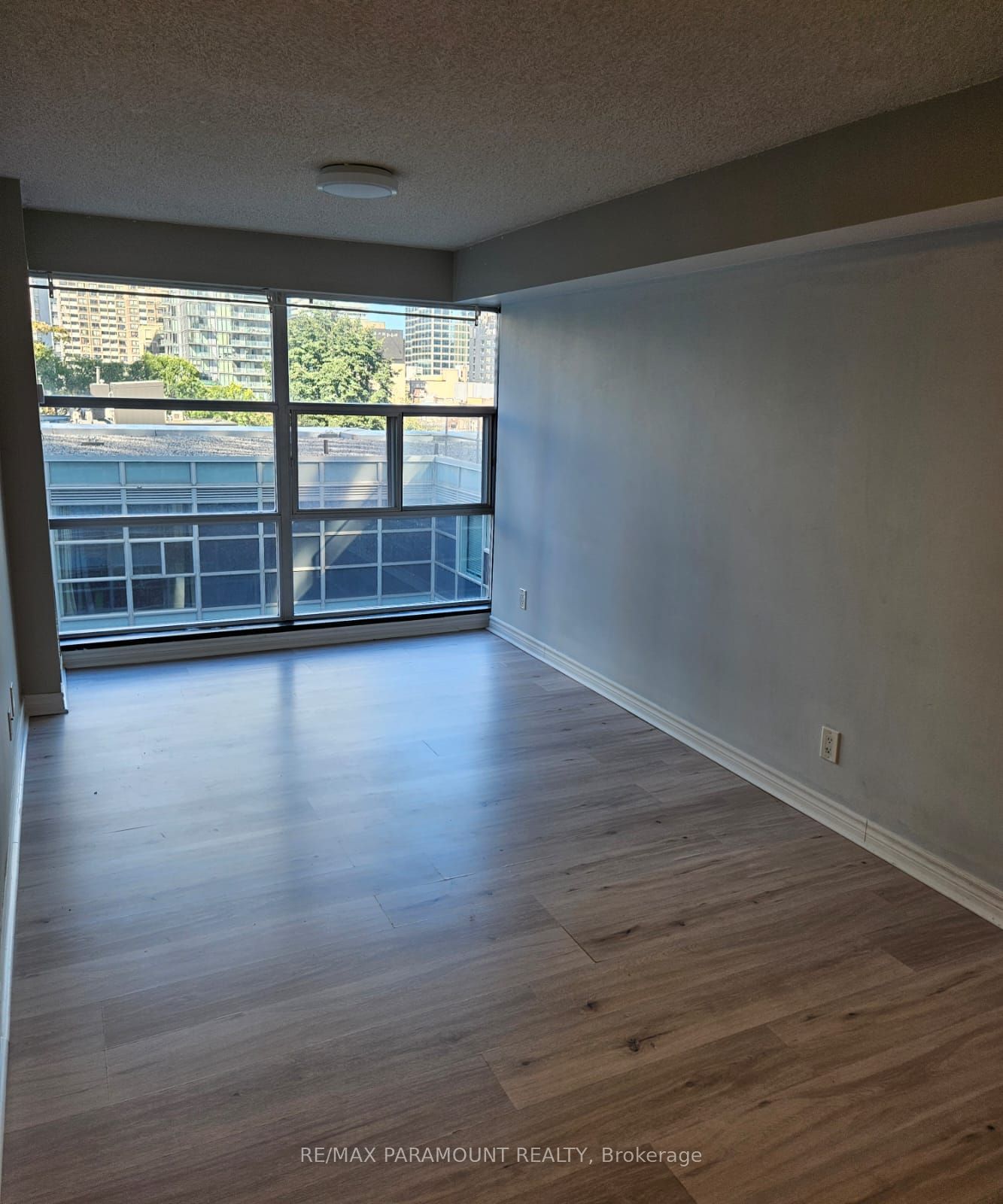 11 St Joseph St, unit 709 for rent