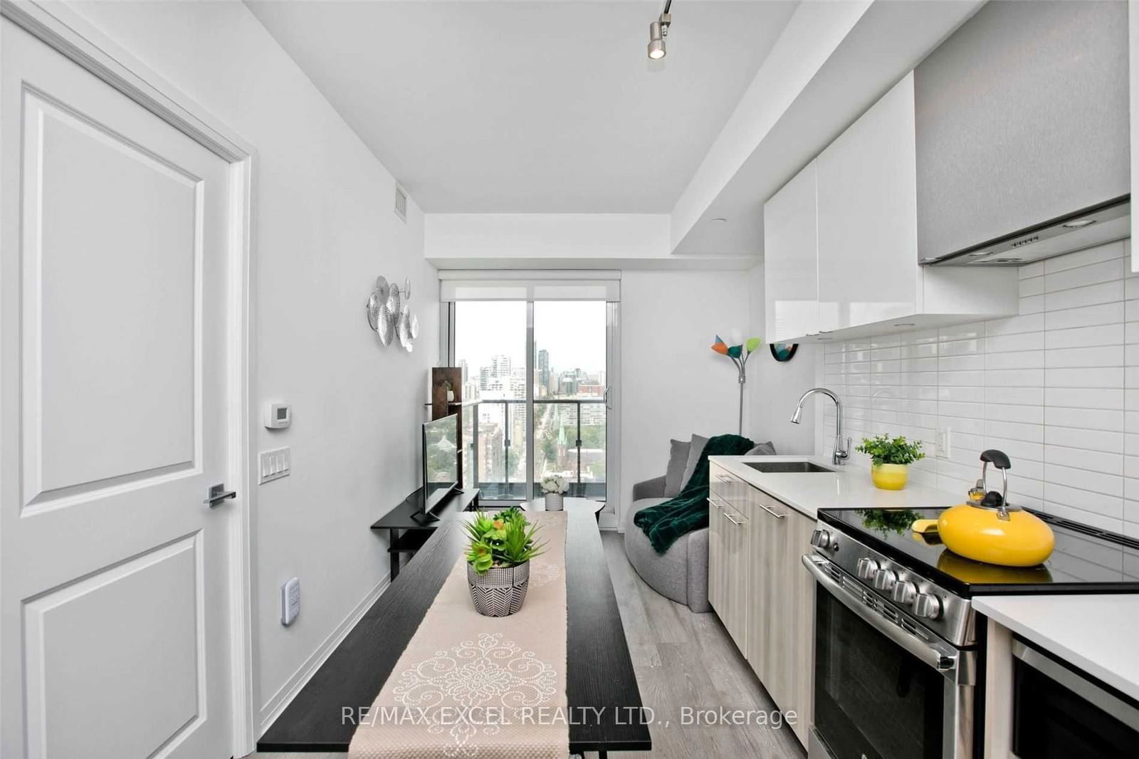 251 Jarvis St, unit 2512 for rent - image #9