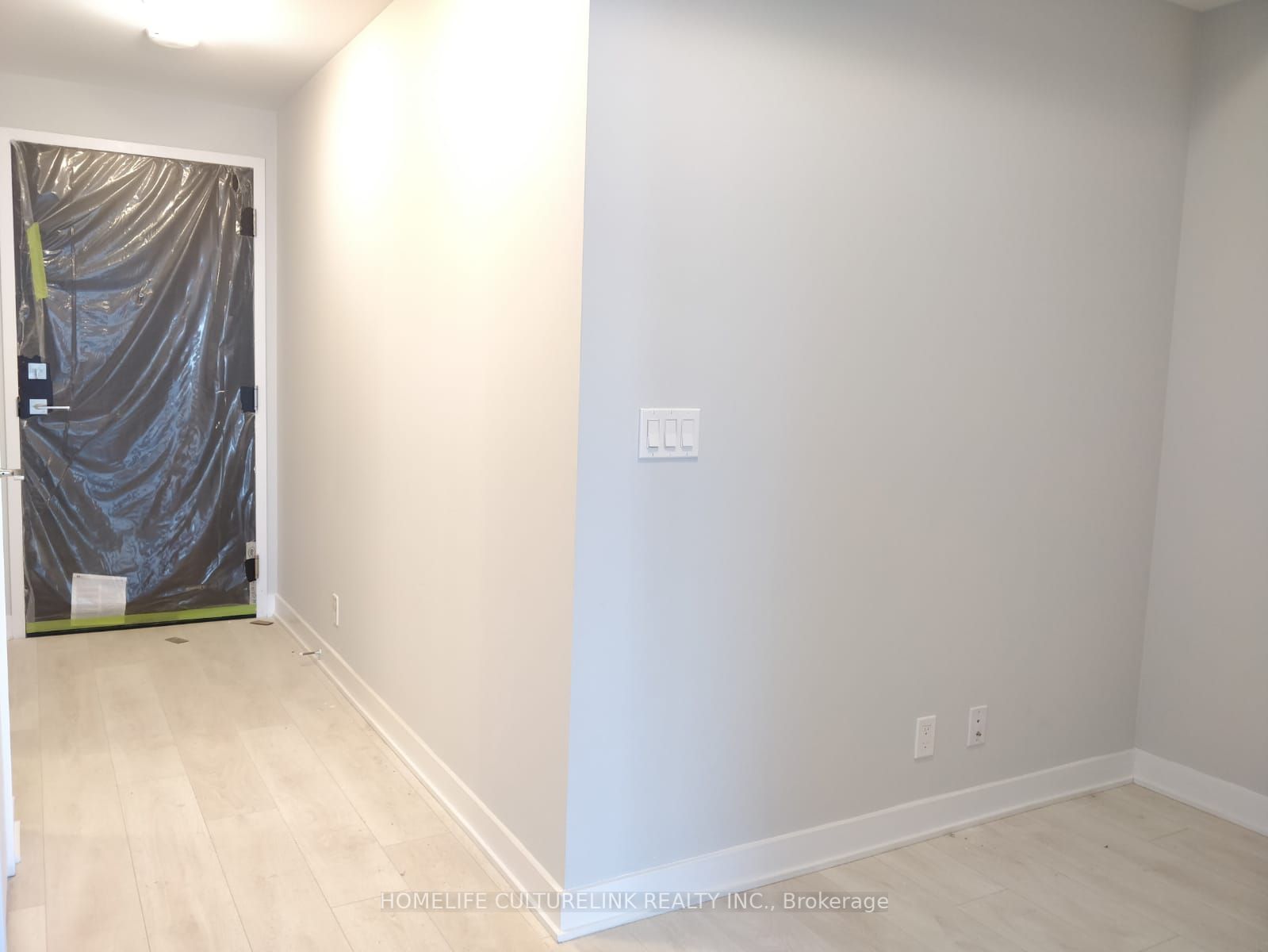 2221 Yonge St, unit 2701 for rent - image #4