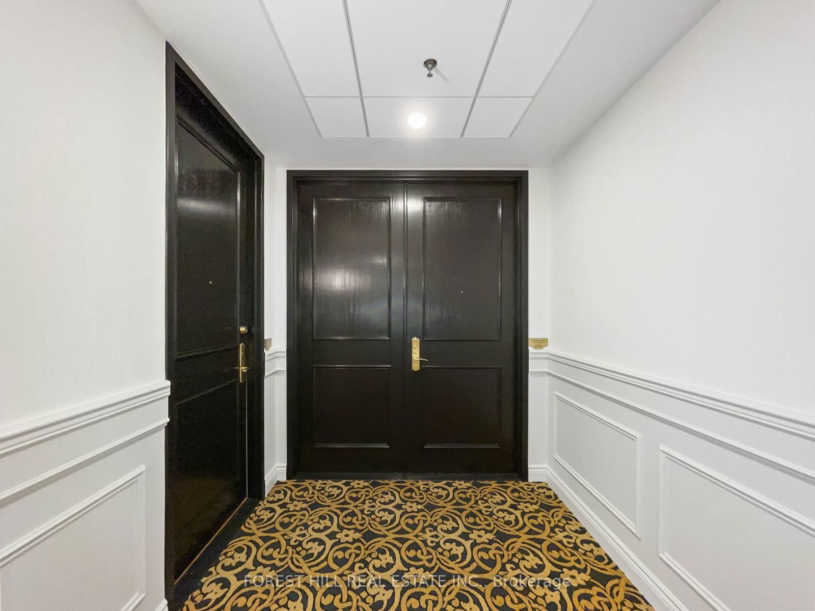 73 Richmond St W, unit 208 for rent - image #2