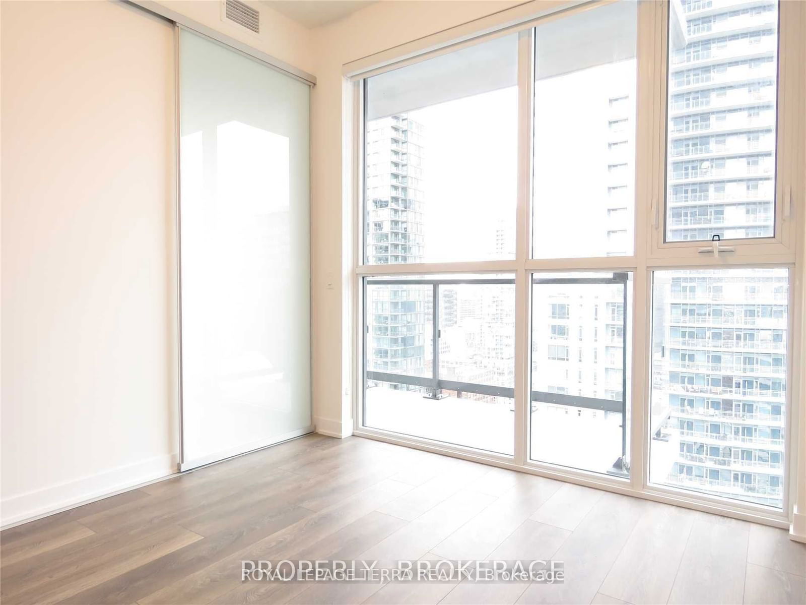 87 Peter St, unit 4212 for sale - image #6