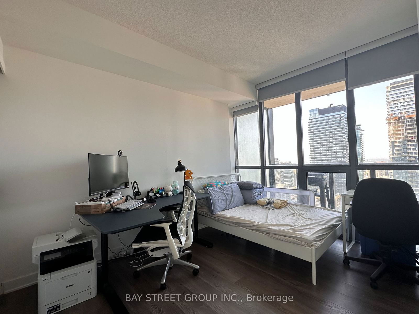 110 Charles St E, unit 3704 for rent - image #7