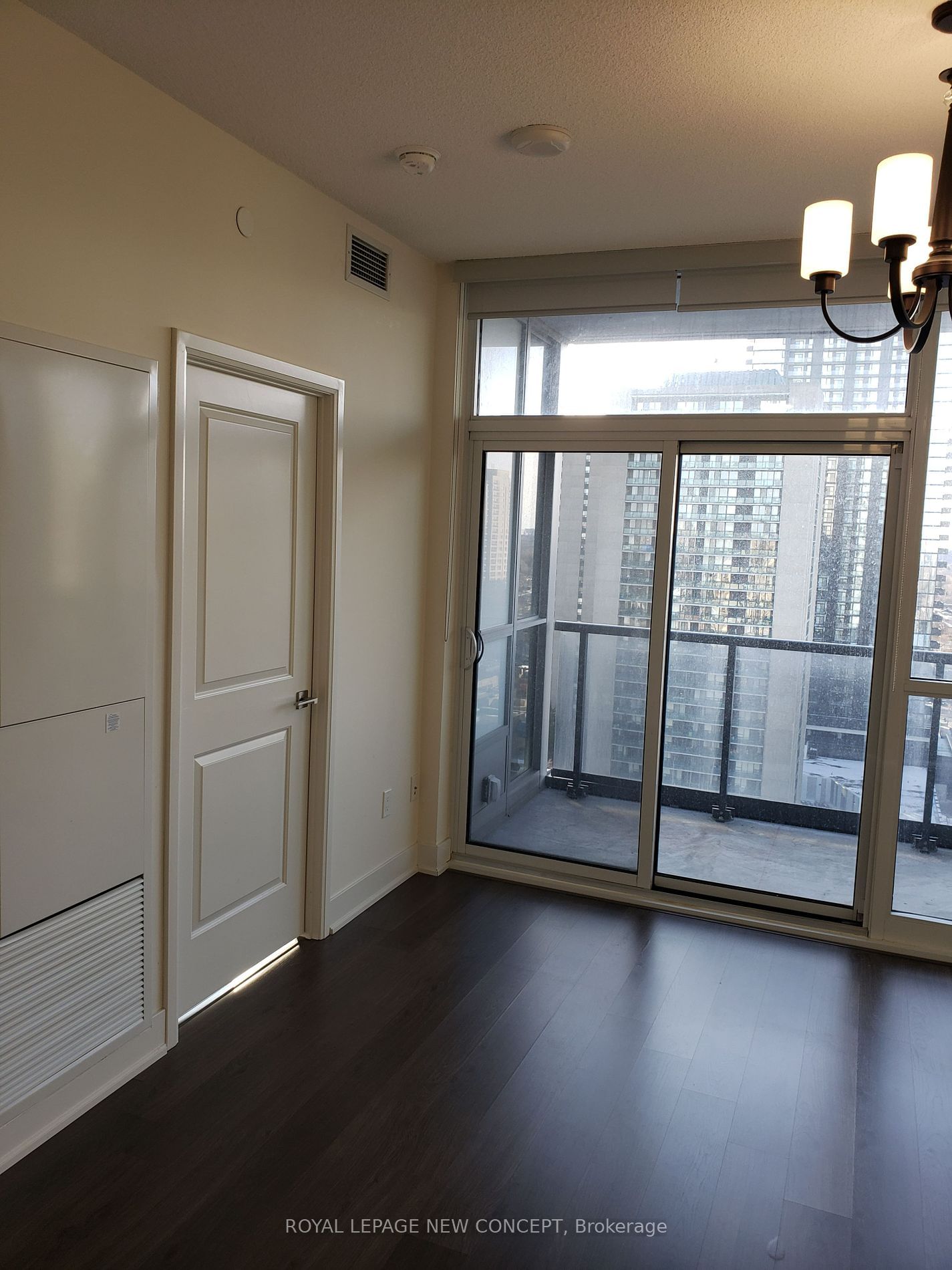 88 Sheppard Ave W, unit 2106 for sale