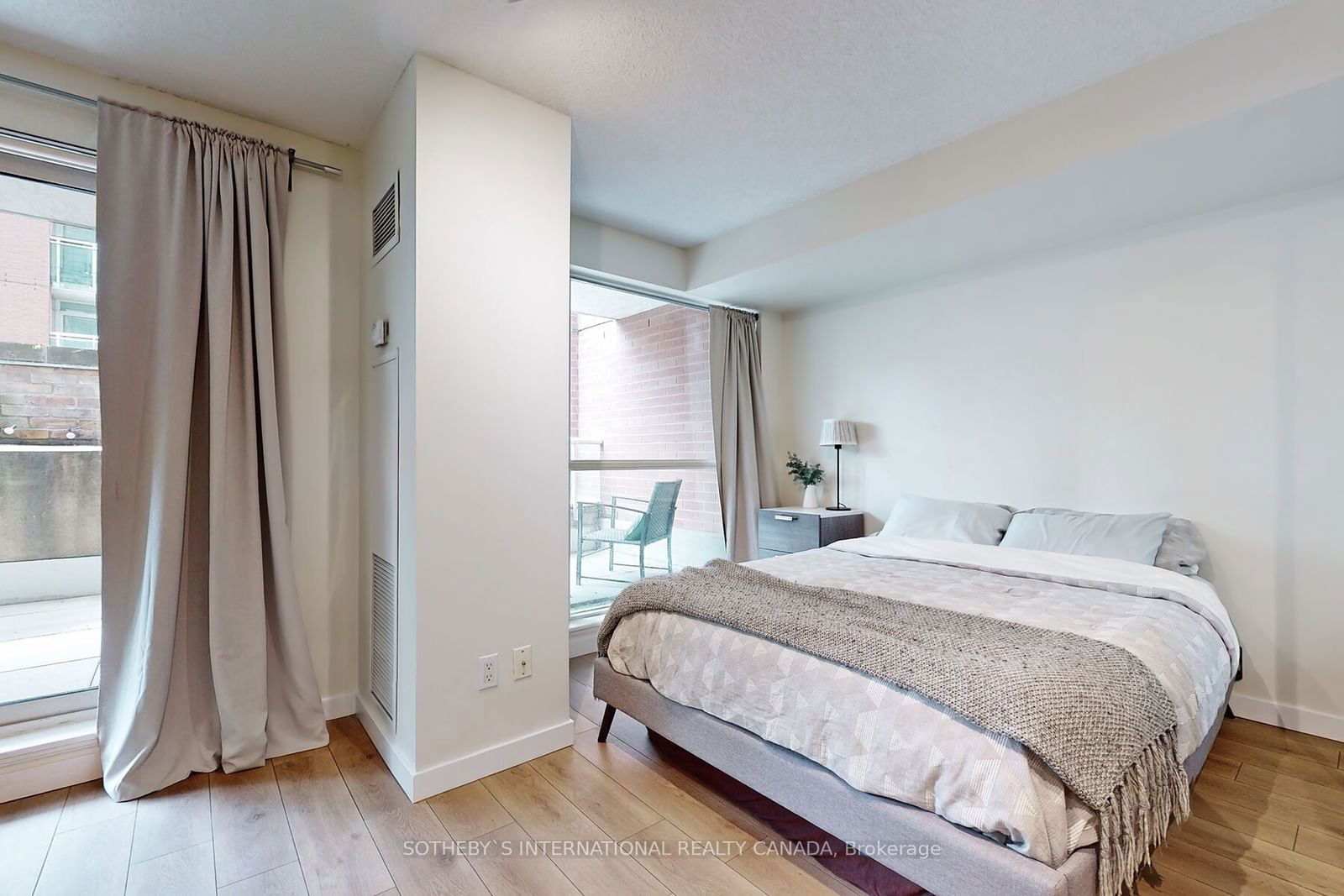 230 King St, unit 410 for rent - image #12