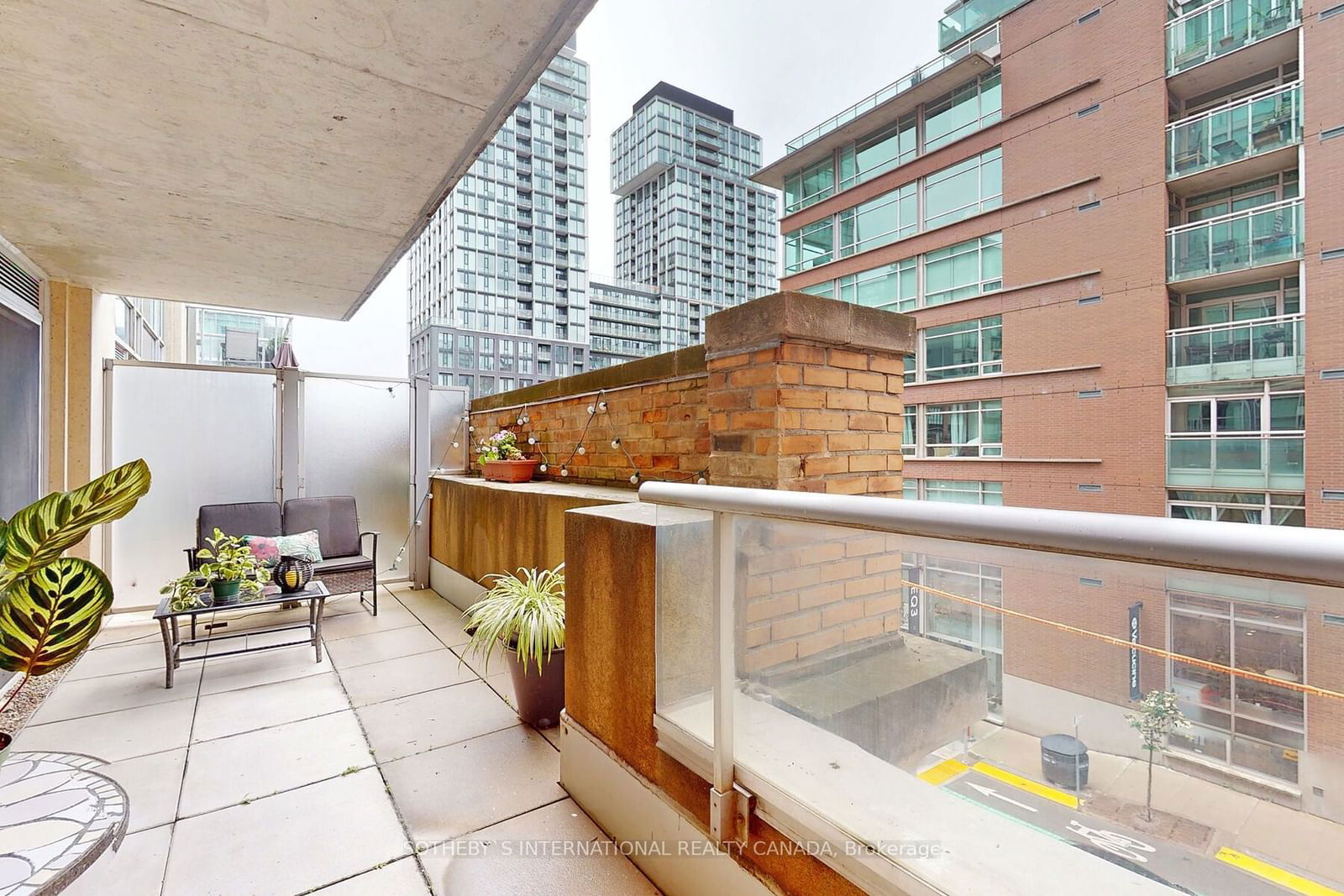 230 King St, unit 410 for rent