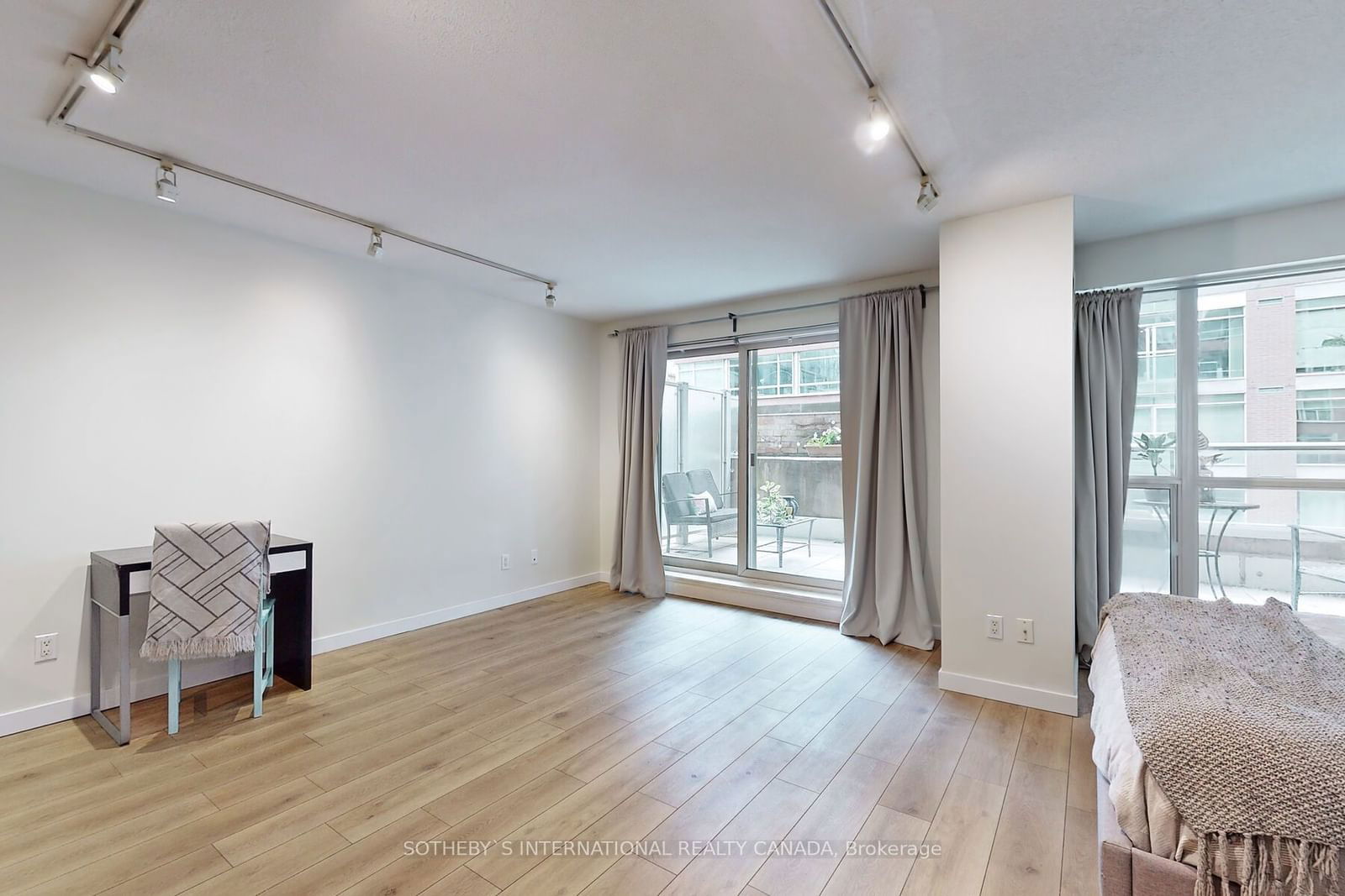 230 King St, unit 410 for rent - image #2