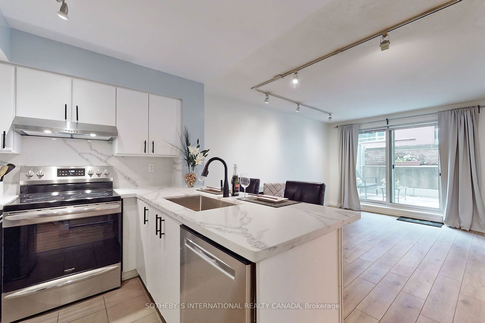 230 King St, unit 410 for rent - image #7