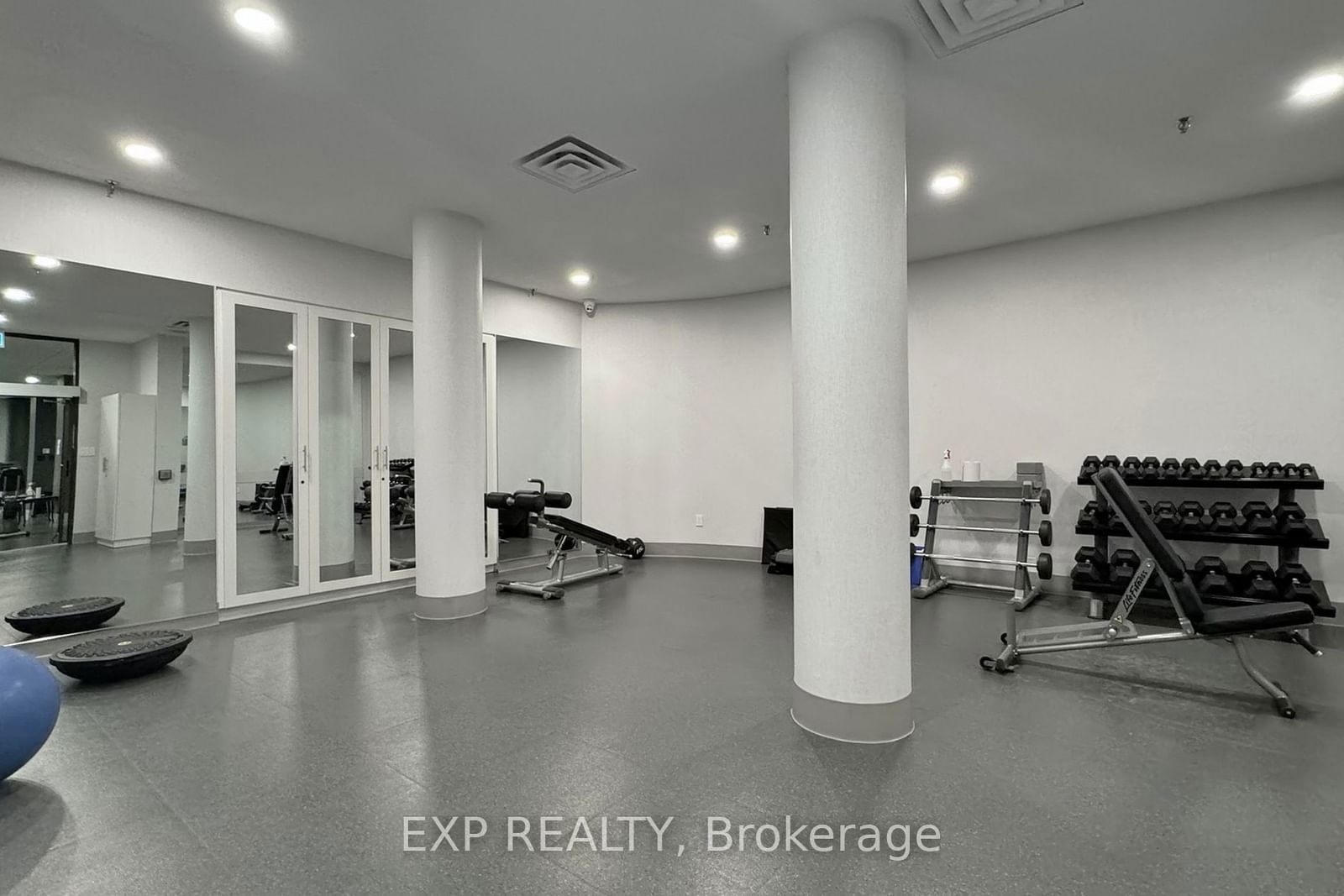 5460 Yonge St, unit 503 for sale