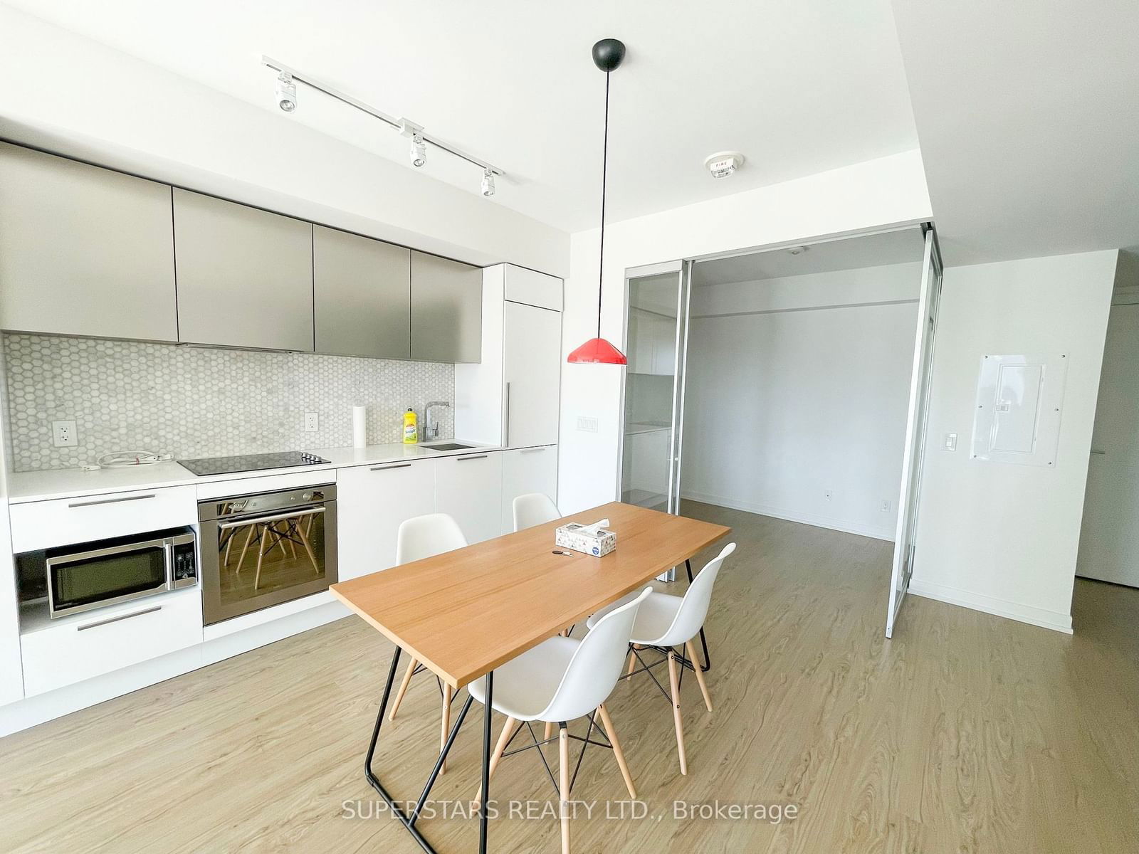 85 Wood St, unit 1817 for rent - image #3