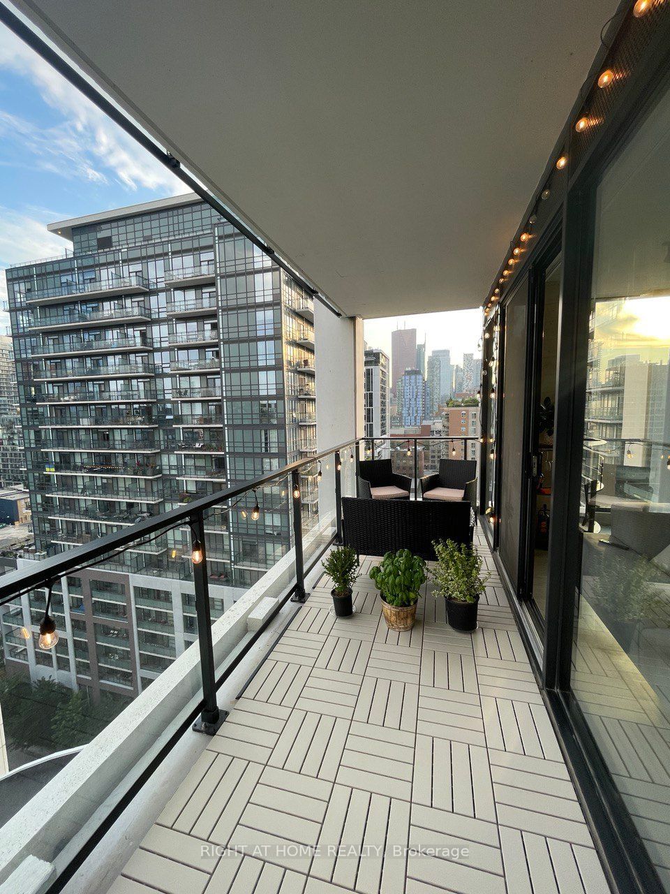 55 Ontario St, unit 1308 for rent - image #4