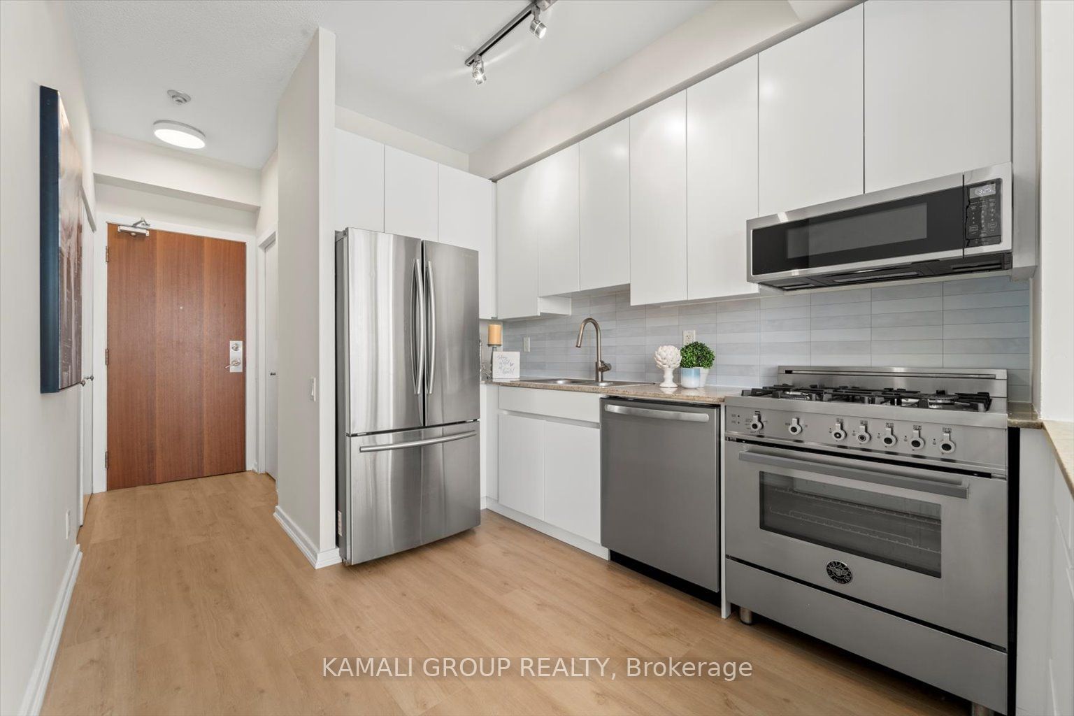 30 Canterbury Pl, unit 1605 for sale - image #5