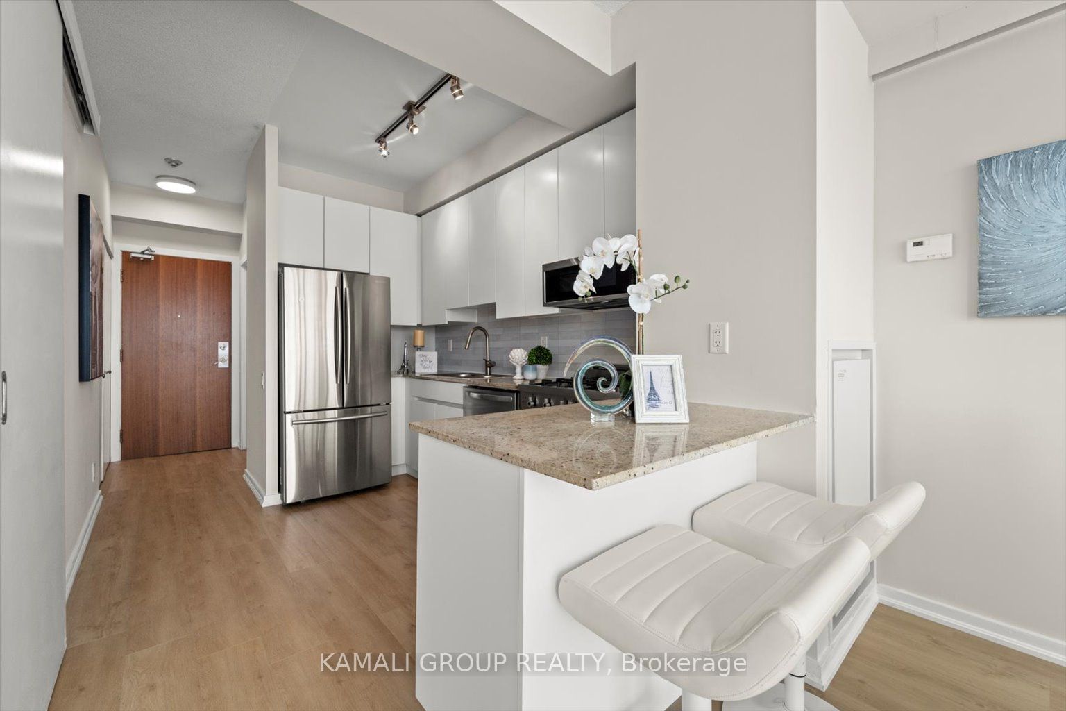 30 Canterbury Pl, unit 1605 for sale - image #7