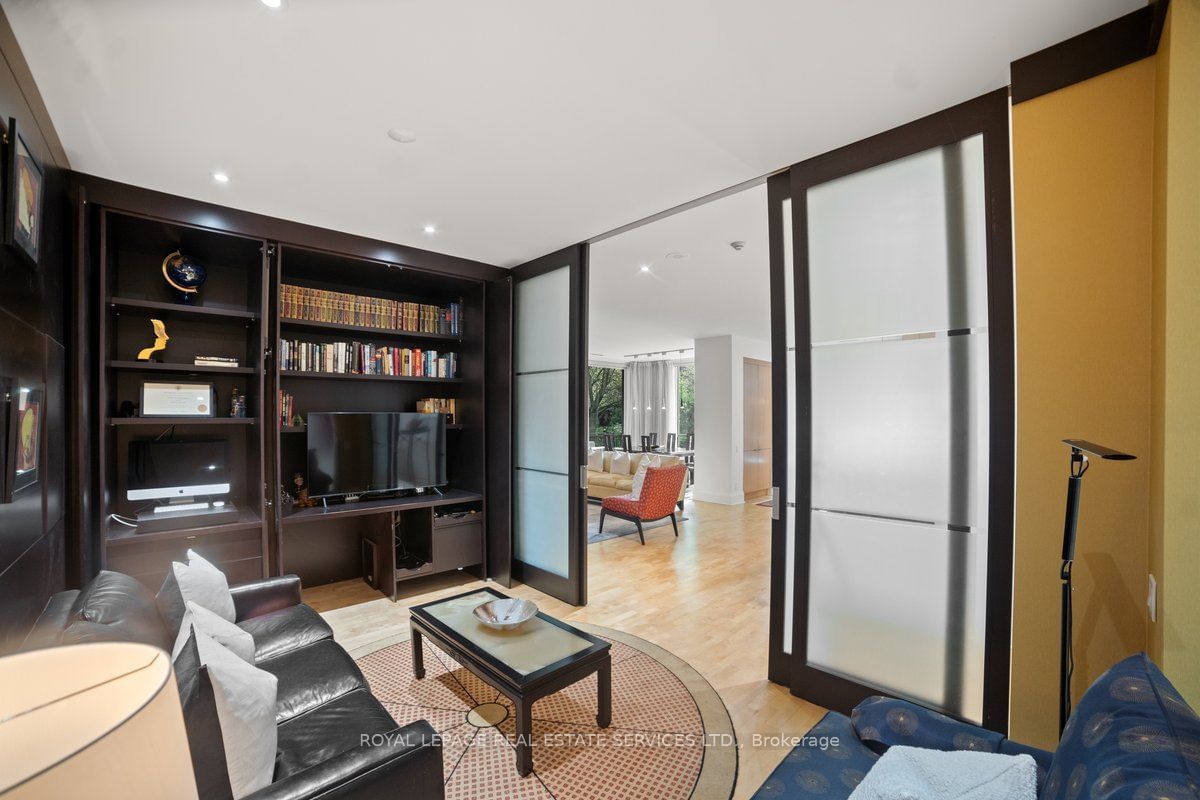 20 Scrivener Sq, unit 104 for sale