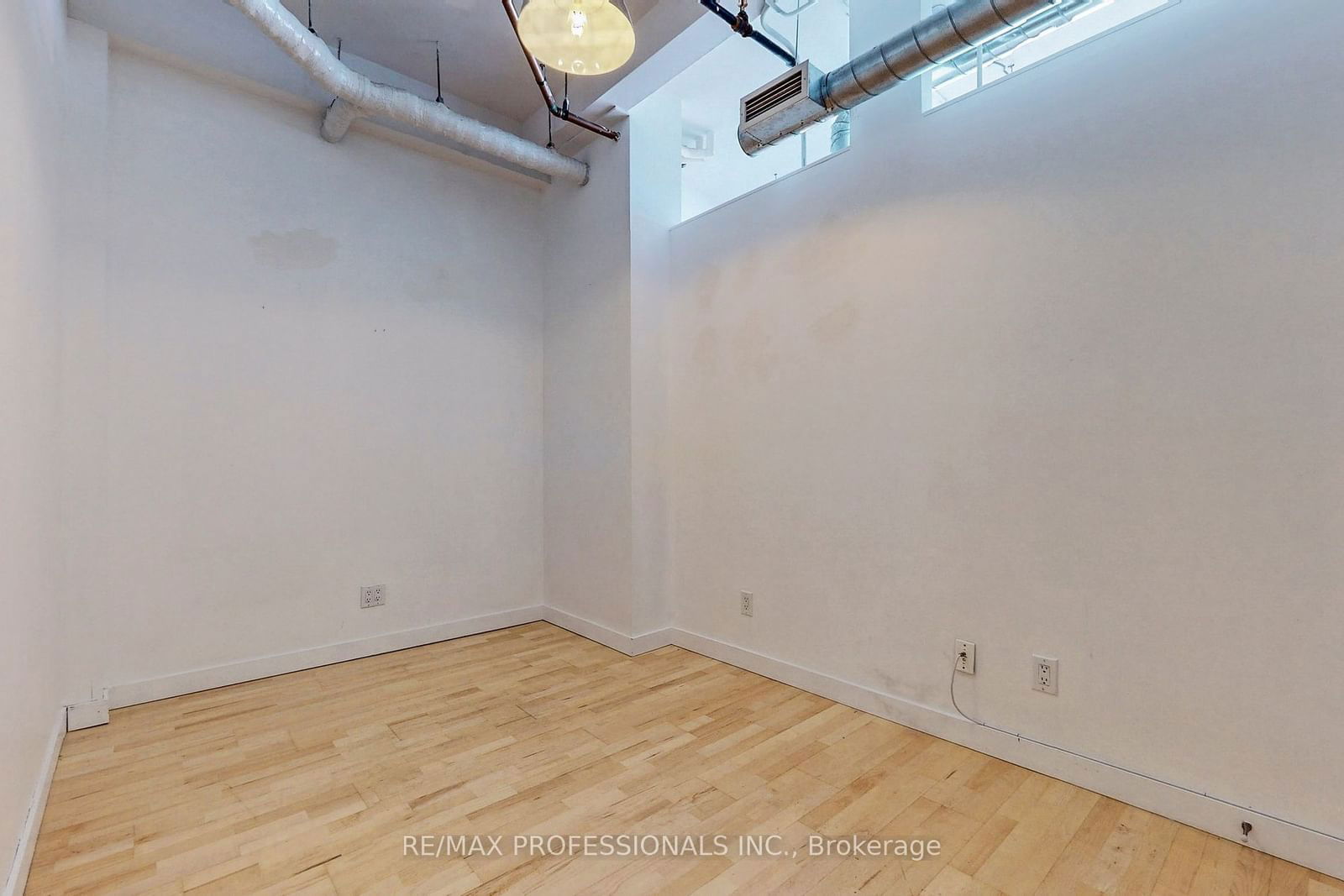 955 Queen St W, unit 515 for rent - image #17