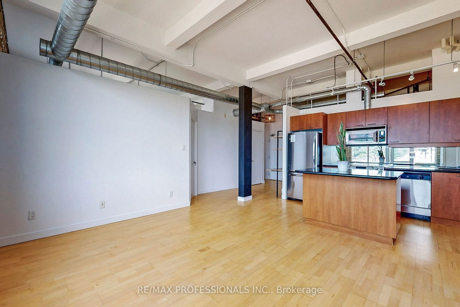 955 Queen St W, unit 515 for rent - image #4