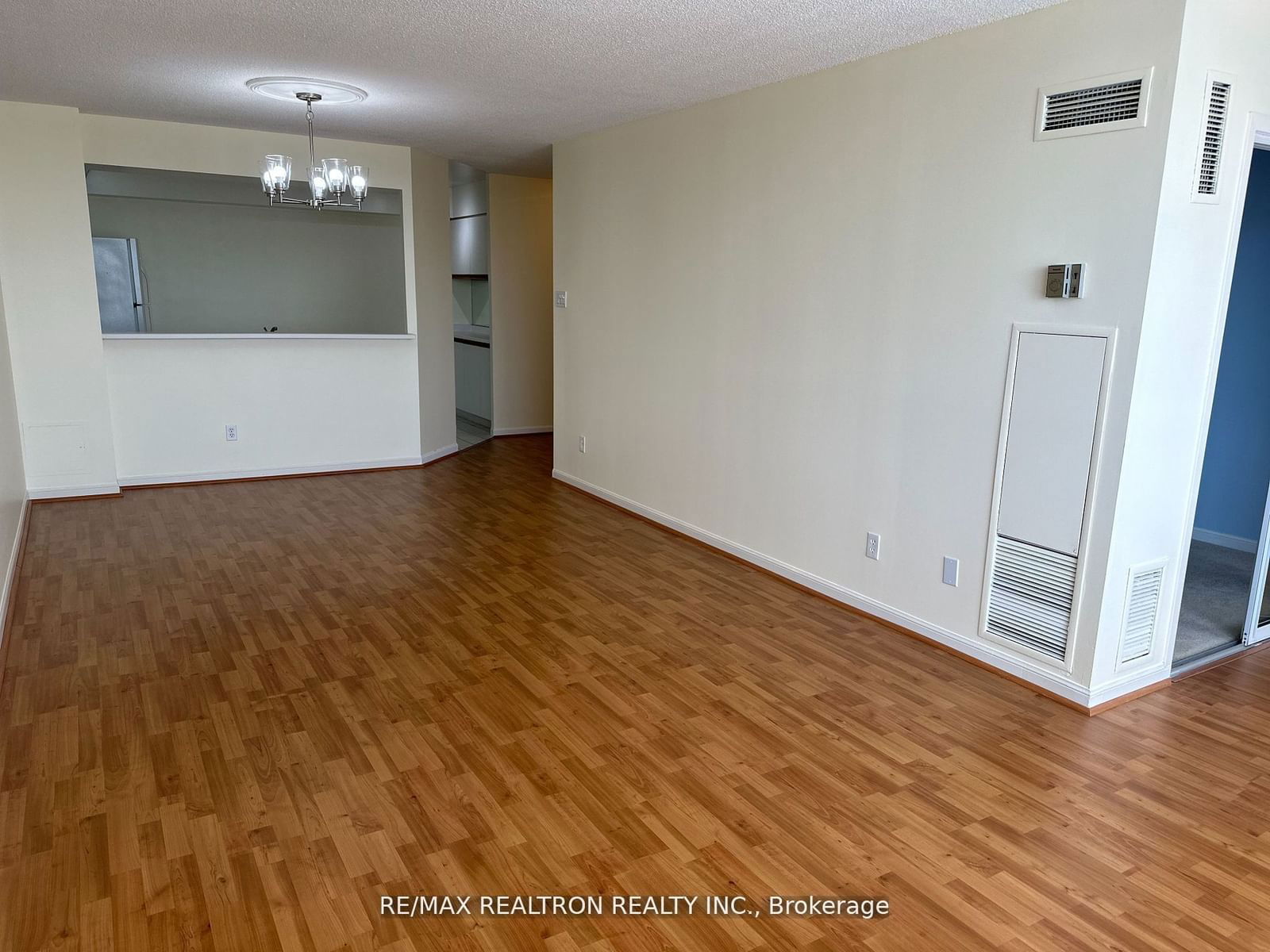 1121 Steeles Ave W, unit 802 for rent - image #4