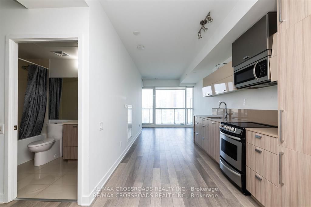 290 Adelaide St W, unit 3207 for rent - image #11