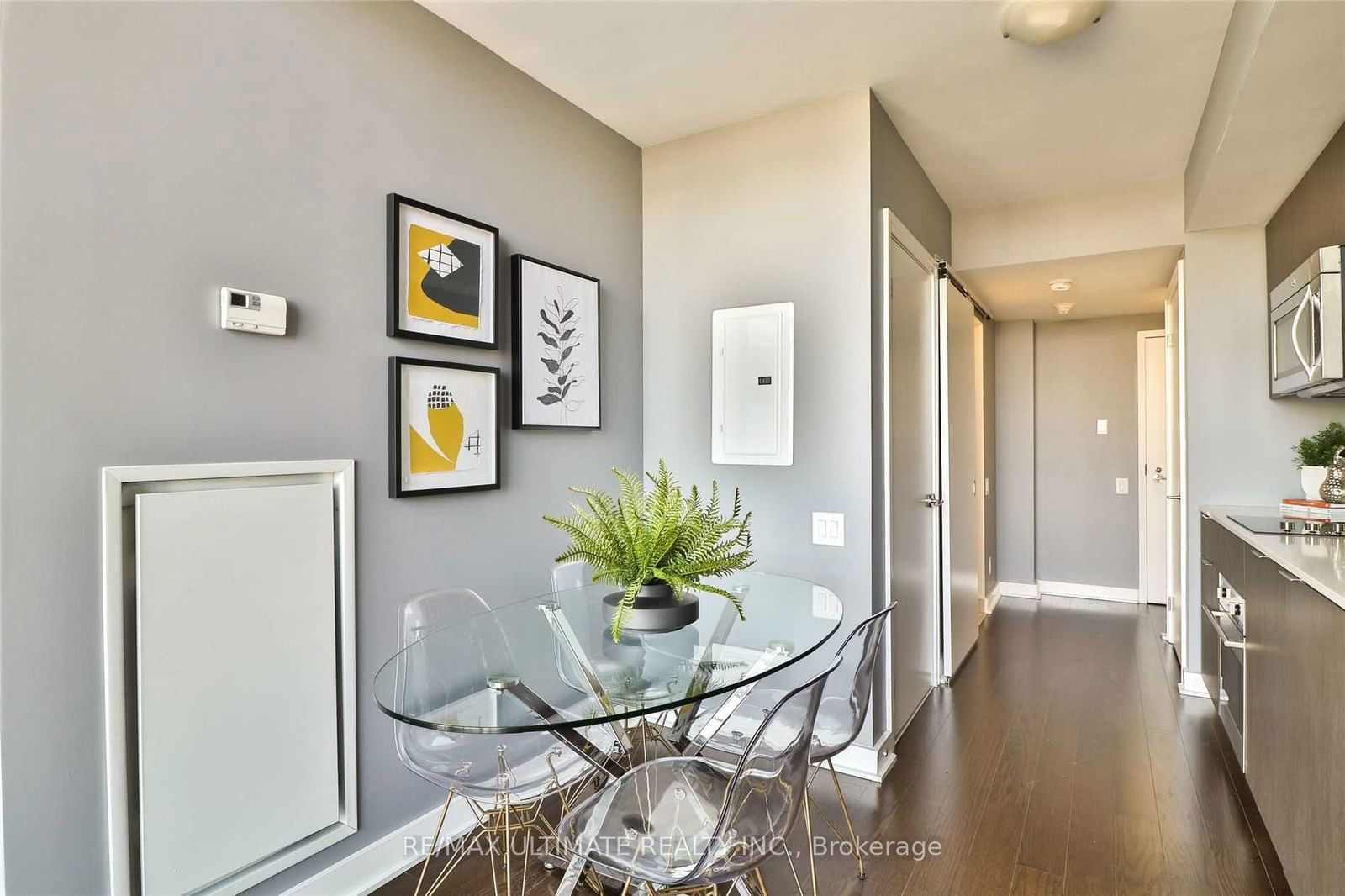 5 Hanna Ave, unit 612 for sale - image #4