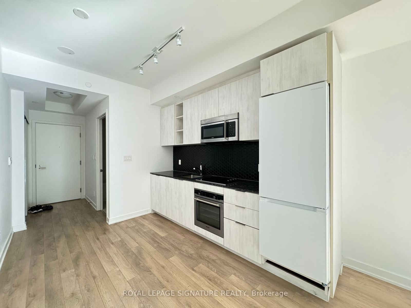 50 Ordnance St, unit 1403 for rent