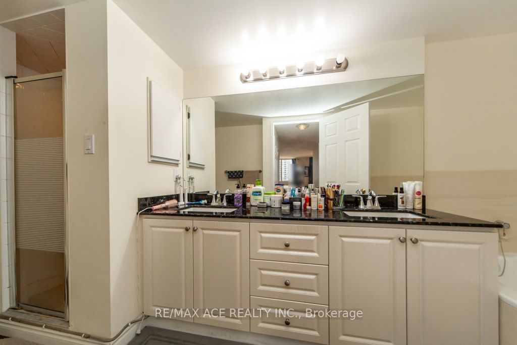 10 Kenneth Ave, unit 1801 for sale - image #15