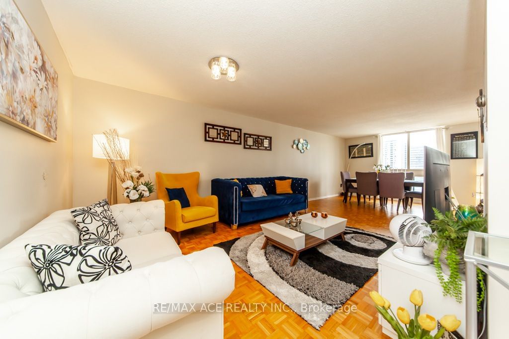 10 Kenneth Ave, unit 1801 for sale