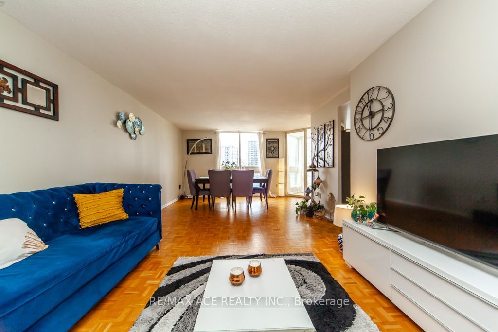 10 Kenneth Ave, unit 1801 for sale - image #7