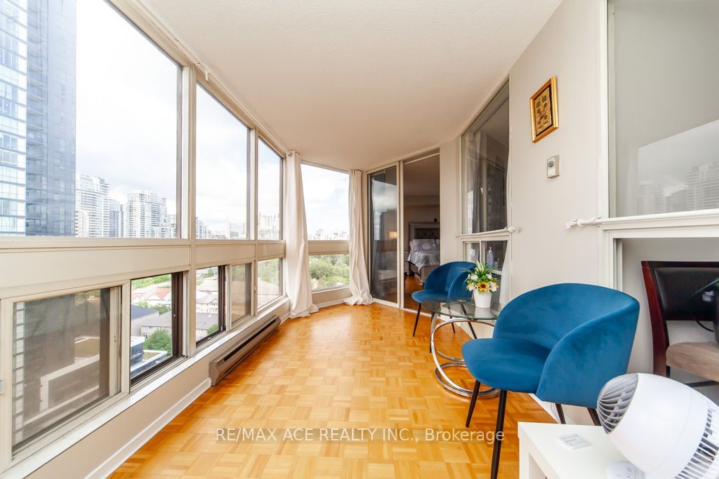 10 Kenneth Ave, unit 1801 for sale