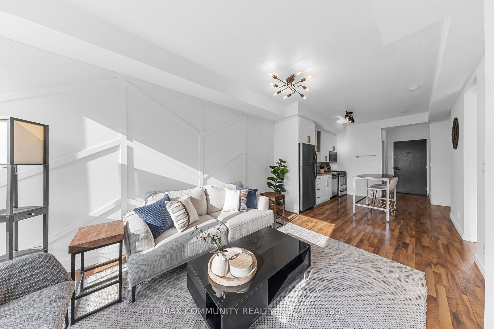 1 Shaw St, unit 424 for sale - image #1