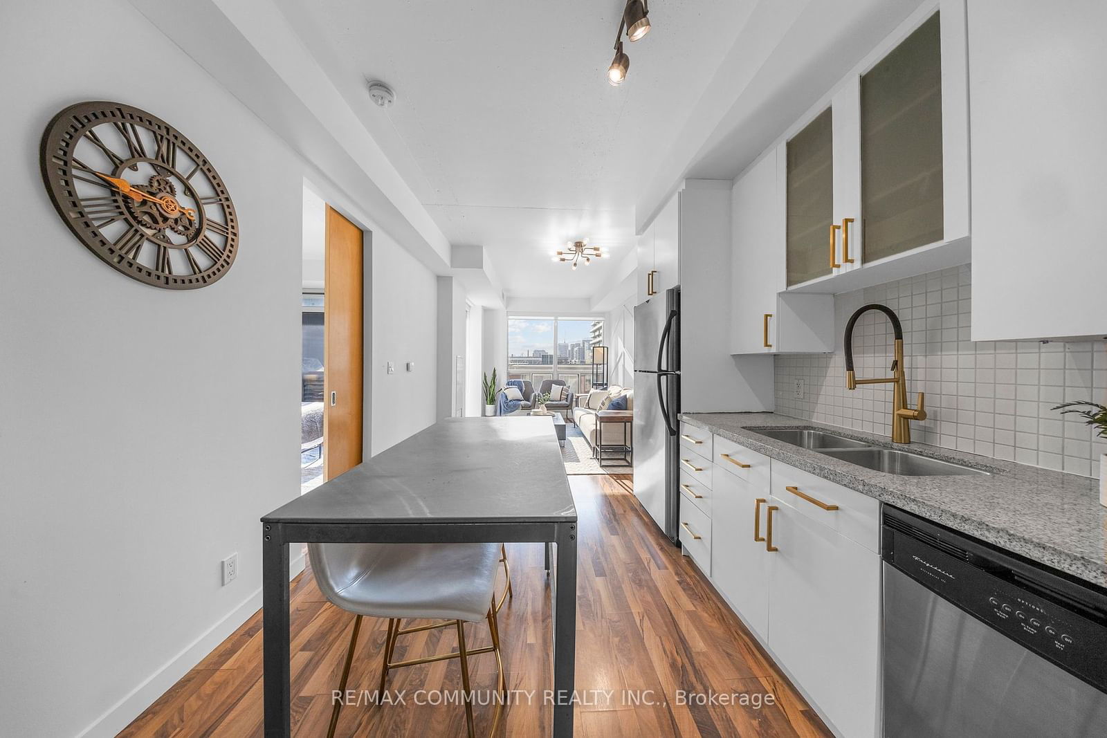 1 Shaw St, unit 424 for sale - image #14