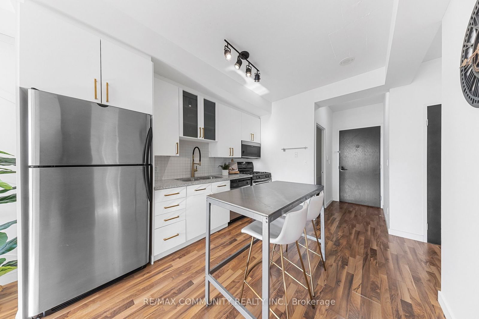 1 Shaw St, unit 424 for sale - image #16