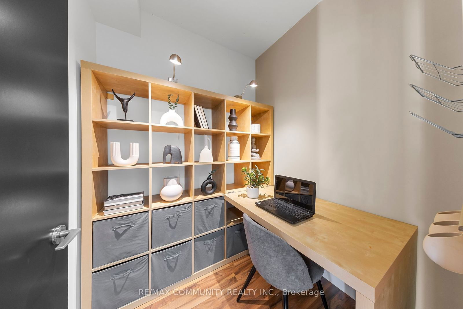 1 Shaw St, unit 424 for sale - image #5