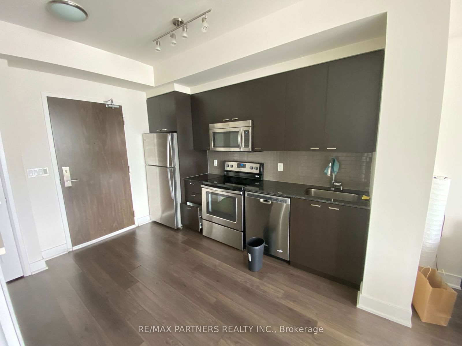 88 Sheppard Ave E, unit 3010 for rent - image #3