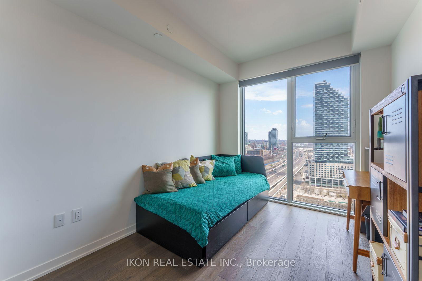 20 Richardson St, unit 1903 for sale - image #11