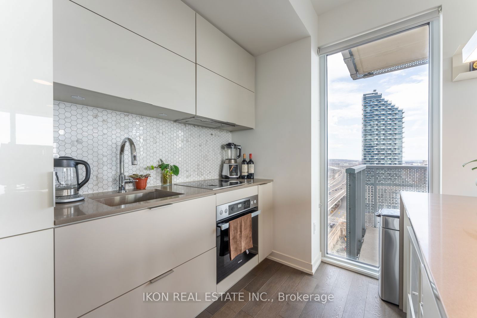 20 Richardson St, unit 1903 for sale - image #6