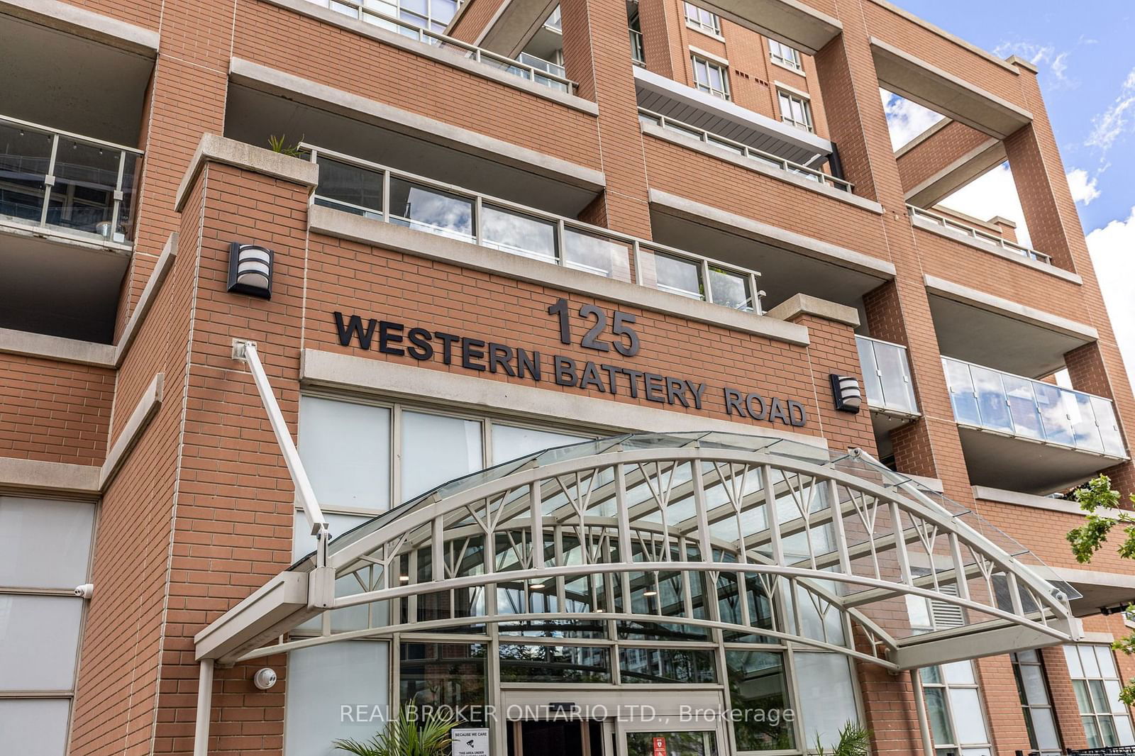 125 Western Battery Rd, unit 213 for sale